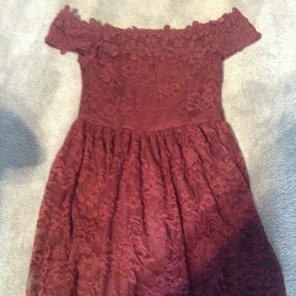 Burgundy Lace Off-the-Shoulder Dress - Picture 1 of 4